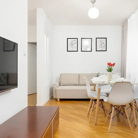 Stylowy Dla 6 Osob Z Parkingiem By Renters Warsaw