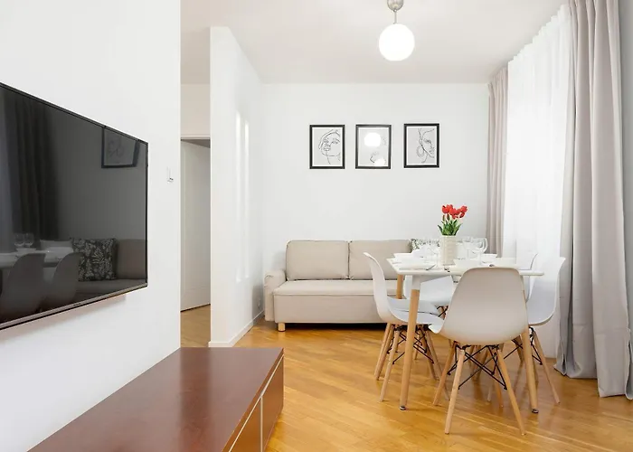 Stylowy Dla 6 Osób Z Parkingiem By Renters Warszawa