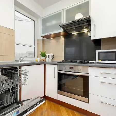 Stylowy Dla 6 Osob Z Parkingiem By Renters Lägenhet Warszawa